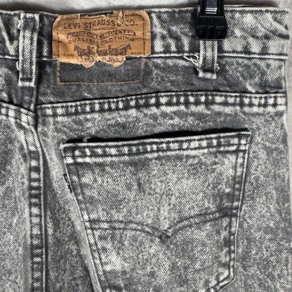 Vintage 80s Levis 550 Mens Grey Acid Wash Denim Cut Off Shorts Made in USA 34 30